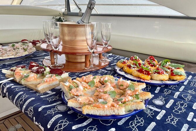 A Classy Capri Tour: a day on a luxury private yacht - Via Camerelle: The 3-Hour Capri Shopping Stroll