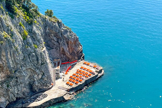 Amalfi coast: E-bike tour from Sorrento to Positano - Getting comfortable: bikes, helmets, and pacing in a group of 10