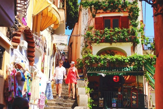 Amalfi, Positano & Ravello small group tour from Sorrento with lunch - The small-group advantage (up to 8 people)