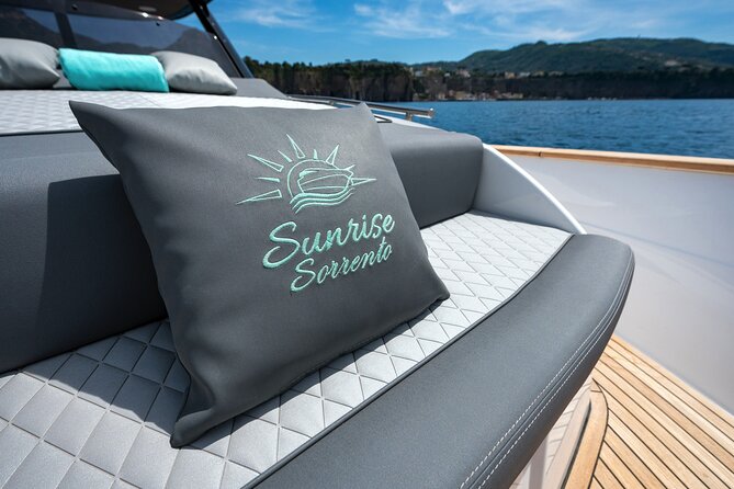 Appreciate the Amalfi coast on a luxury yacht! - Getting started at Porto di Sorrento (and what to expect)