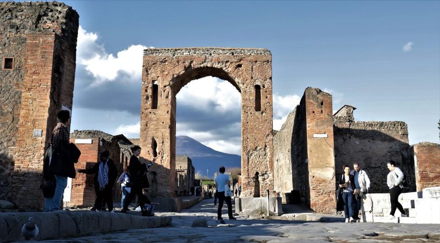 Campania Express Train Pompeii Tour with Vesuvius or Winery - Campania Express Train from Sorrento: What That Shortcut Buys You