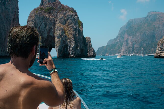 Capri Day Cruise from Sorrento – The Under 30 Experience - Food and drinks on board: why the caprese lunch is more than a perk