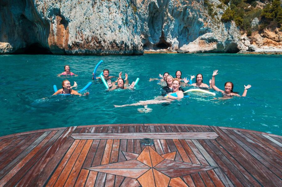 Capri: Full-Day Small Group Boat Tour - Logistics and Comfort: What to Pack and How to Handle the Day
