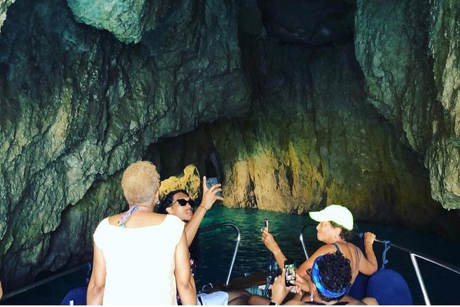 Capri Island Private Tour - Time in Capri town: explore at your pace (and plan a simple meal)