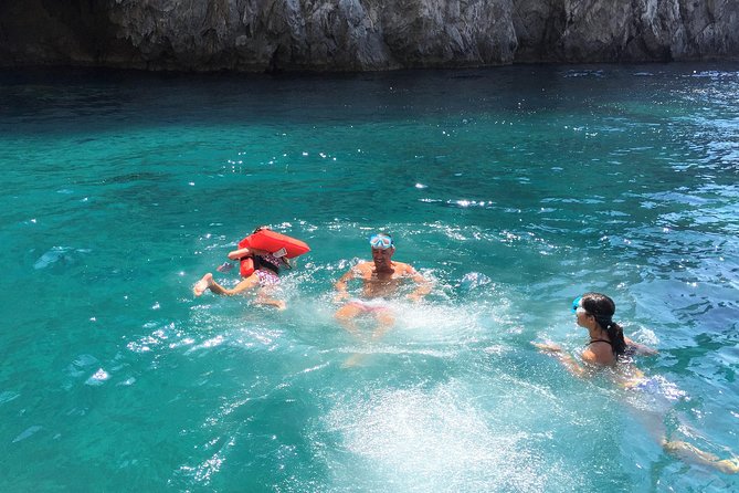 Capri Private Boat Tour 6 hours - The boat day basics: how the tour runs in real life