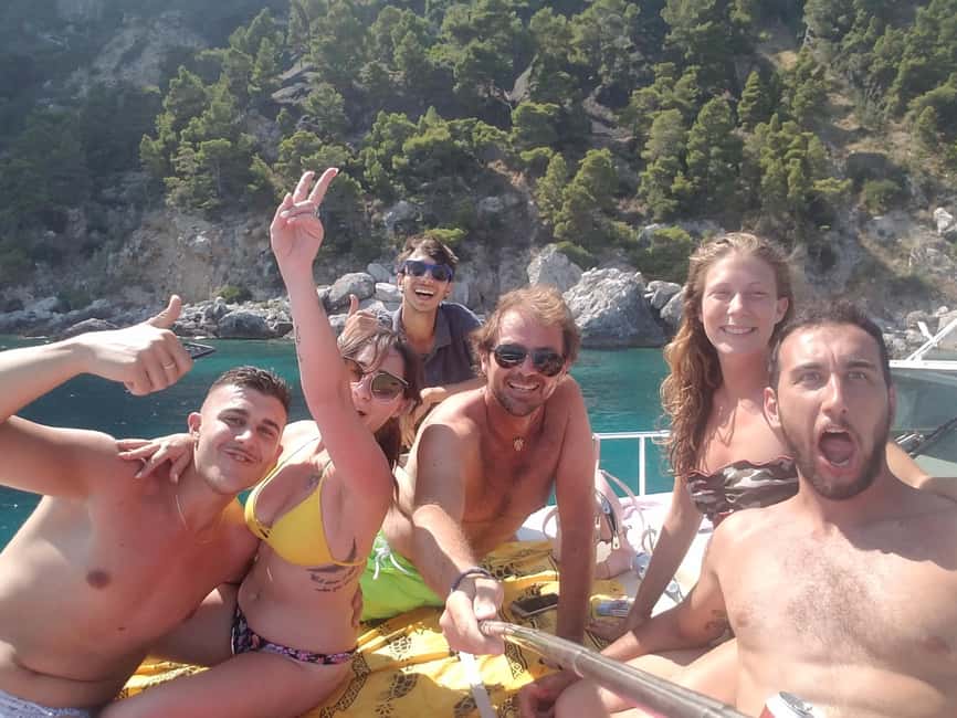 Capri: shared boat tour from Sorrento - 7 hours - Green Grotto, Grotta Bianca, and cave viewing by boat: what you’ll actually get