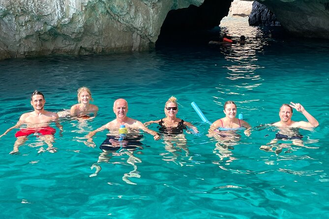 Capri Tour for Private Groups by Luxury Boat - Boat comfort and the included perks (what luxury looks like here)