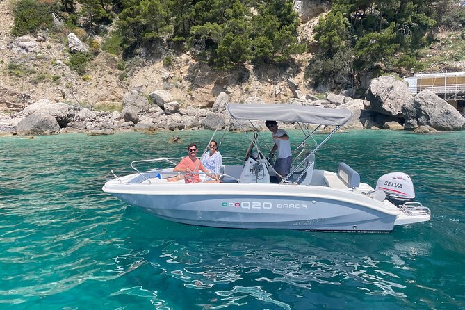 Capri Tour for Private Groups by Luxury Boat - Price and value: what $2,222.59 per group really means
