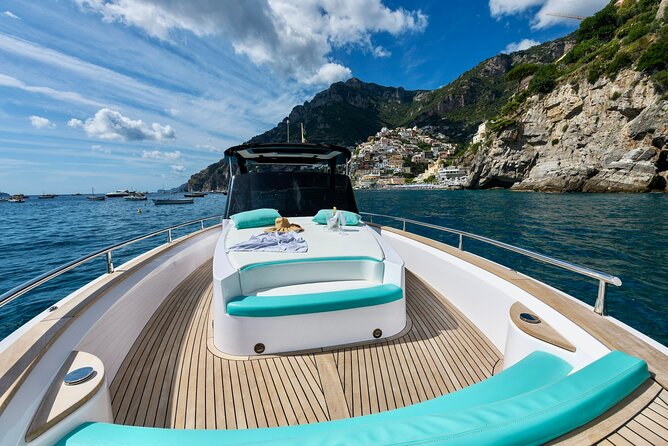Capri, Your Way: A Tailored Full-Day Private Boat Tour - Natural Arch, Villa Malaparte, and Villa Lysis: architecture with a sea view
