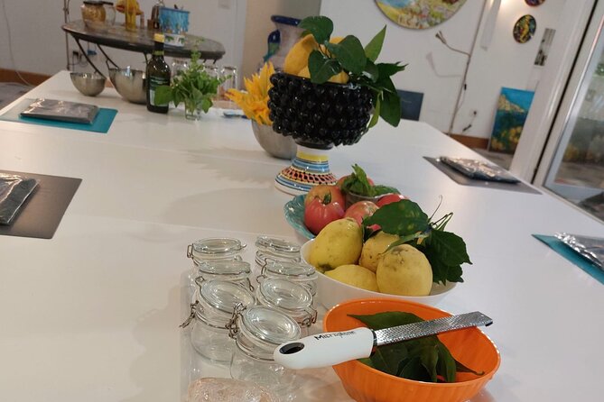 Cooking Class - cook and enjoy local dishes with our Chef - Starter to first course: bruschetta, cheese, and how the teaching pace works