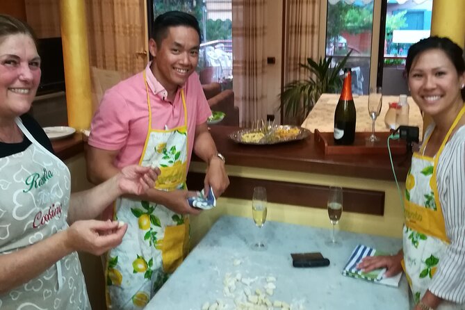 dinner and cooking demonstration - Dinner Flow: Prosecco Welcome, Courses, and Limoncello