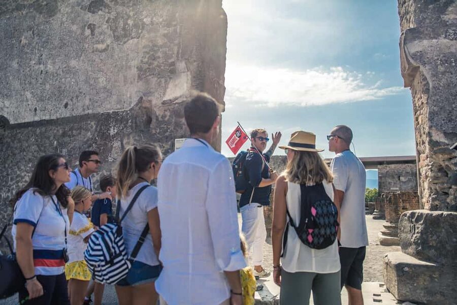 From Naples: Pompeii Skip-the-Line Guided Tour - Via dell’Abbondanza and the Theater District’s social rhythm
