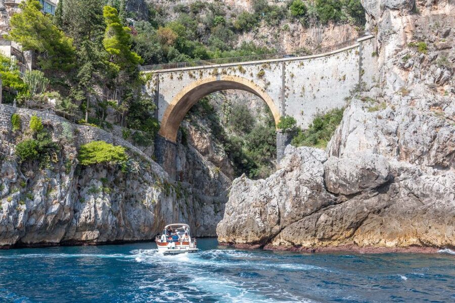 From Sorrento: Amalfi Coast Full-Day Trip by Boat - The Li Galli islands stop: tiny grottoes, big water color