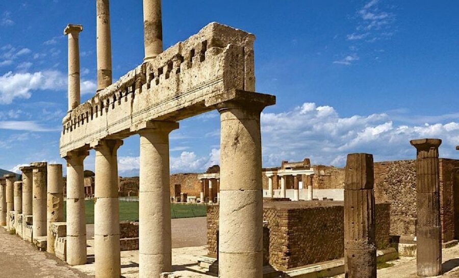 From Sorrento: Day Tour to Pompeii Ruins and Mount Vesuvius - Guides You Might Meet (and Why the Human Factor Counts)