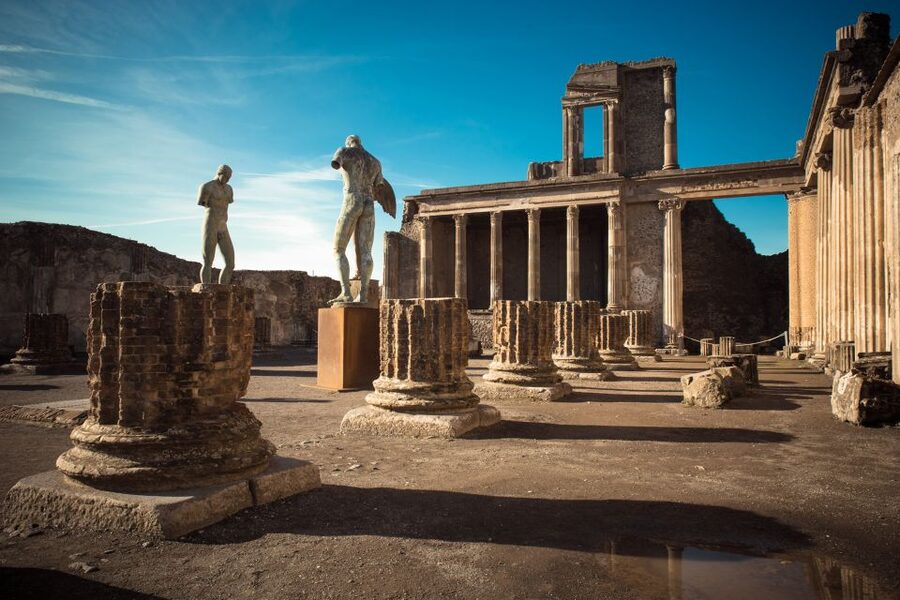 From Sorrento: Full-Day Pompeii & Wine Tasting Tour - Sorrento to Pompeii by minibus: timing, comfort, and heat