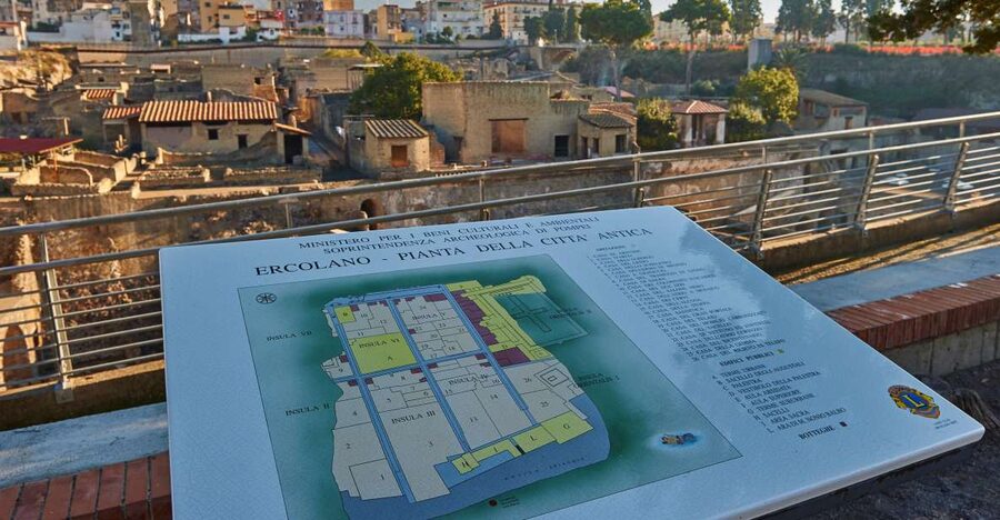 From Sorrento: Half-Day Tour of Herculaneum - Entering the site: paying fast and getting oriented quickly