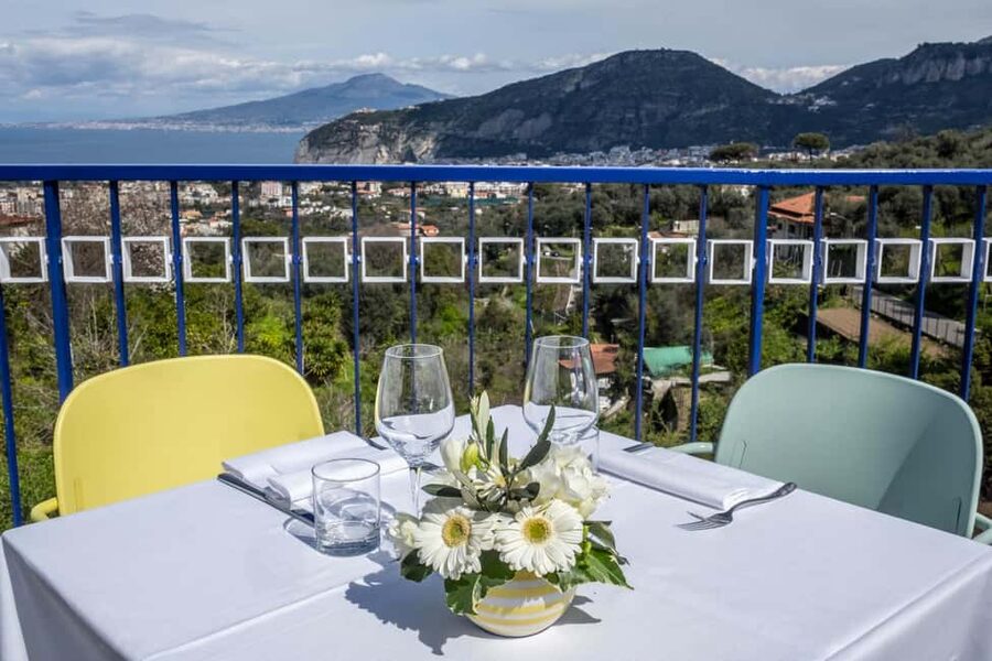 From Sorrento: Pizza-Making Class w/ View of Mount Vesuvius - Entering the Pizza School: What You Actually Learn
