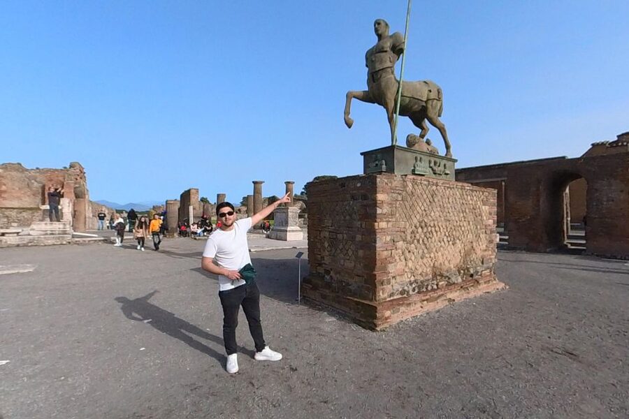 From Sorrento: Pompeii and Vesuvius Guided Tour with Lunch - Pizza lunch on Vesuvius: a real break with a view