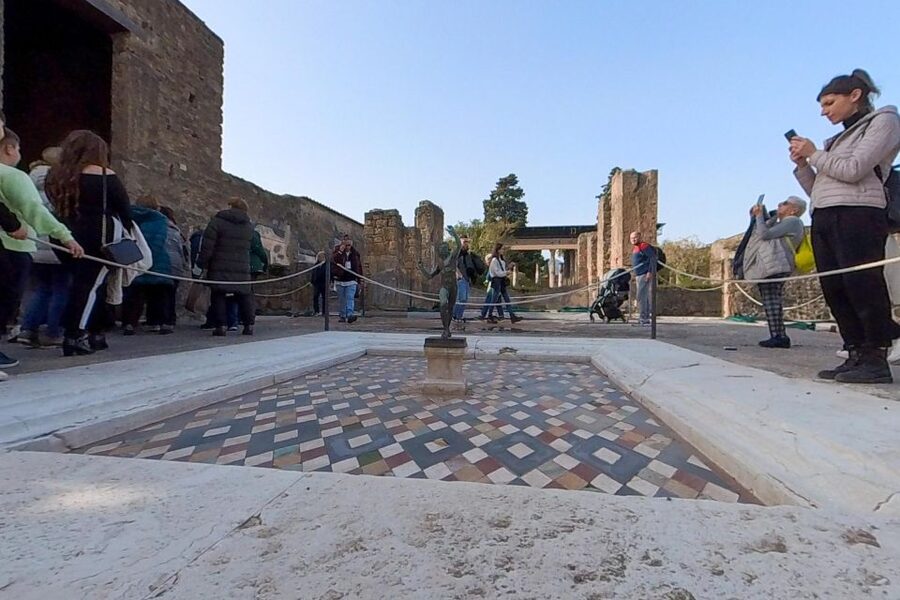 From Sorrento: Pompeii and Vesuvius Guided Tour with Lunch - Forum Civile and Terme Stabiane: where civic life met public routine