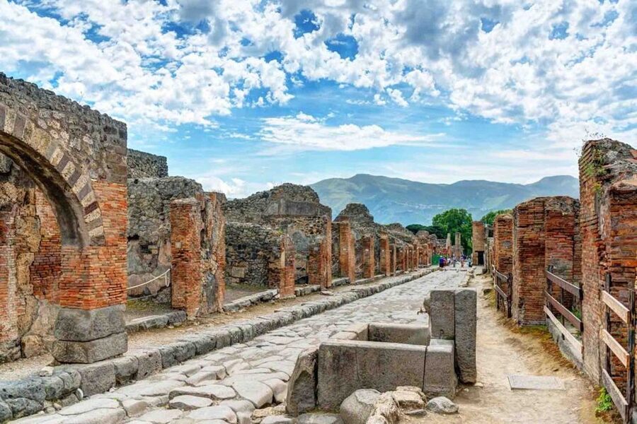 From Sorrento: Pompeii & Mt. Vesuvius Tour with Lunch & Wine - Should you book the Sorrento Pompeii & Vesuvius tour?
