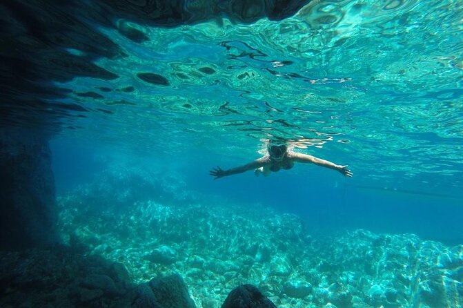 Guided day by boat to the Secrets of the Island of Capri - Meeting in Sorrento and getting out on the water by 9:00 am