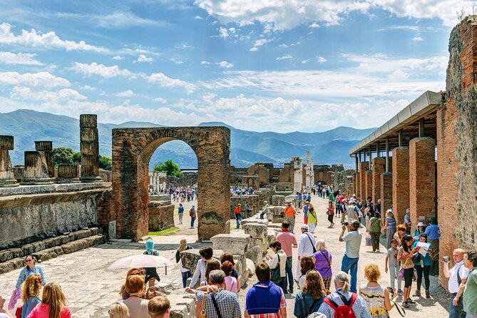 Guided Tour of Pompeii and Herculaneum with Lunch and Ticket - Pompeii’s big moments: from the streets to the Forum