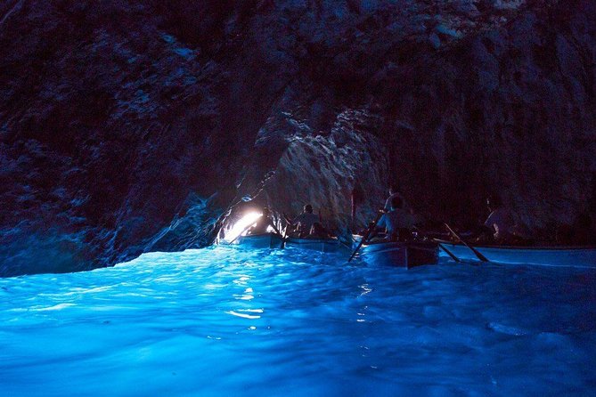Half-Day Small Group Trip to Capri & Blue Grotto from Sorrento - The itinerary’s quiet secret: you don’t do a long Capri walk