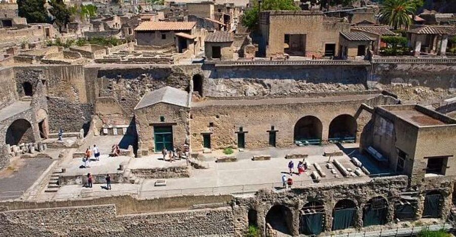 Herculaneum Skip-the-Line Tour From Sorrento - Entering Herculaneum: why this Roman town still feels real