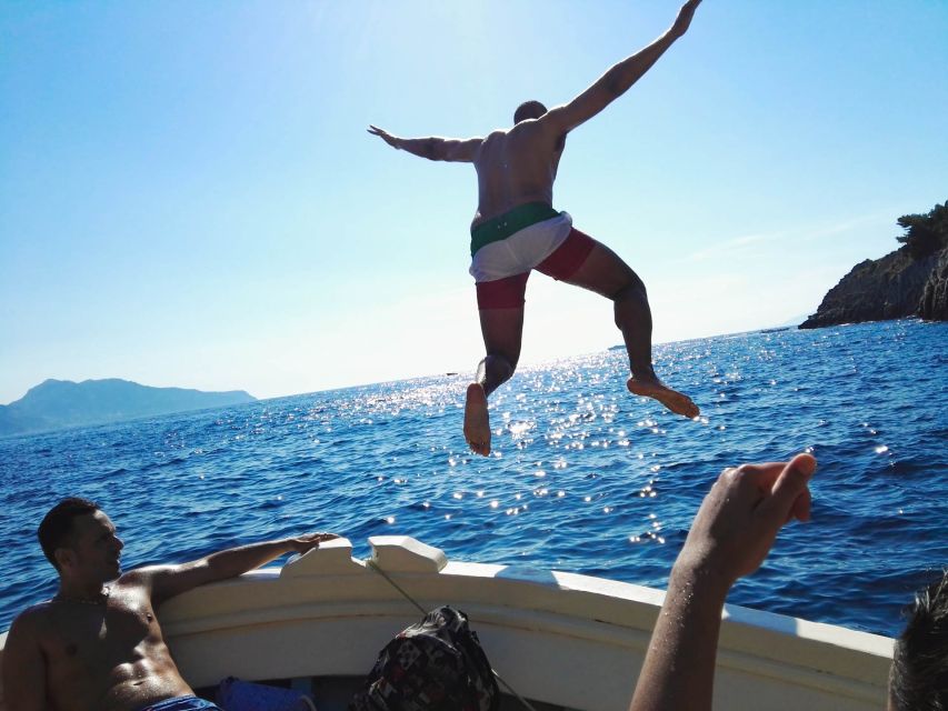 Ischia and Procida Private Day Cruise : From Sorrento - The Return: Gulf of Naples, Vesuvius, and Island Views