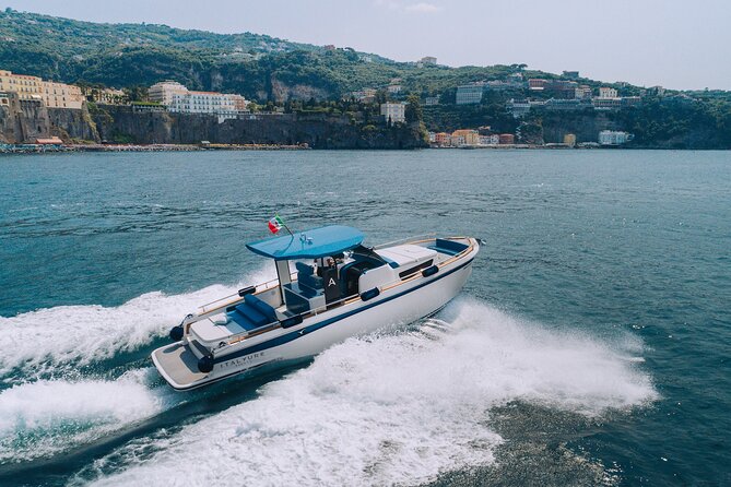 Ischia and Procida Private Yacht Tour from Sorrento - Ischia Porto free time: how to use your 2 hours