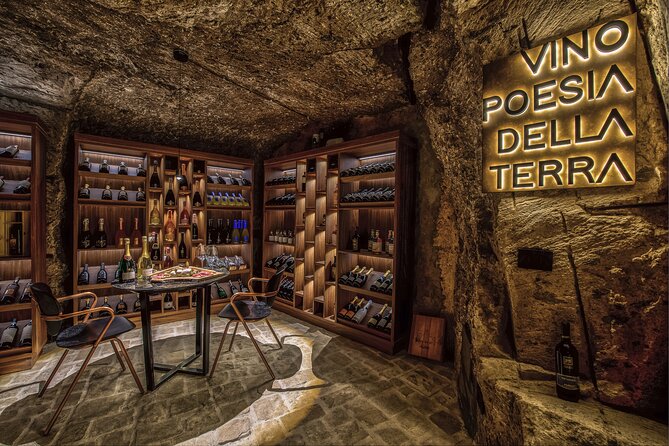 Light dinner accompanied with Masterclass Wines - Vesuvius, Caserta, Avellino, Benevento: what each place does to wine