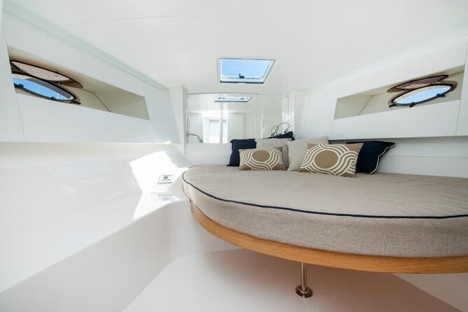 Luxury Capri Dining Experience & Aperitif with Yacht Transfer - The taxi down to the dock, then your moonlit cruise back