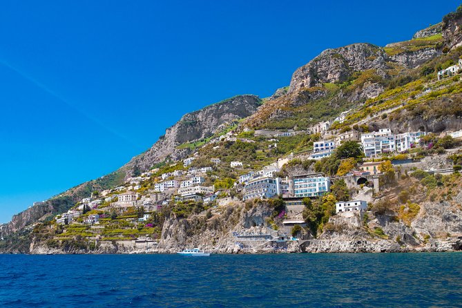 Luxury Private Boat Tour from Sorrento to Amalfi Coast– Shamal 40 - Positano in 90 minutes: best way to walk the vertical town