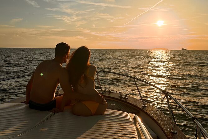 Luxury private boat tour to Capri and Blue Grotto on Gozzo 32 ft - Blue Grotto: the real highlight, plus the extra fee to plan for