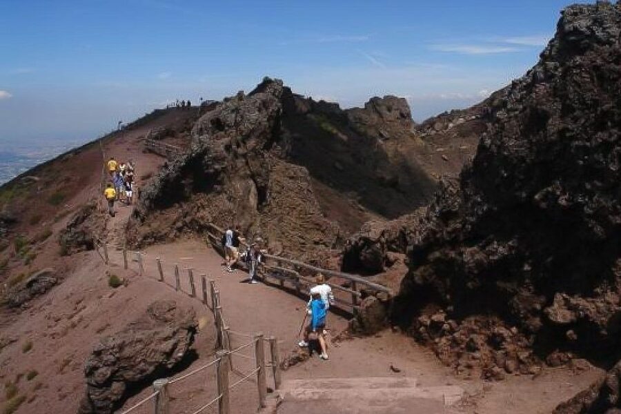 Mount Vesuvius E-bike Tour - The van ride to the valley: when you’ll get your bearings