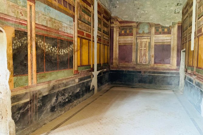 Mt Vesuvius and Pompeii Tour by Bus from Sorrento - Bus Comfort, Audio, and Group Size: What to Expect