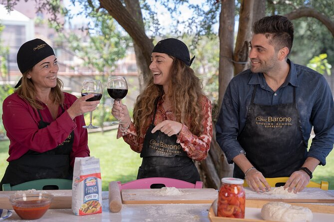 Pasta and Pizza Master Class with Pick Up in Sorrento - Lunch included: eat what you made, in the same setting