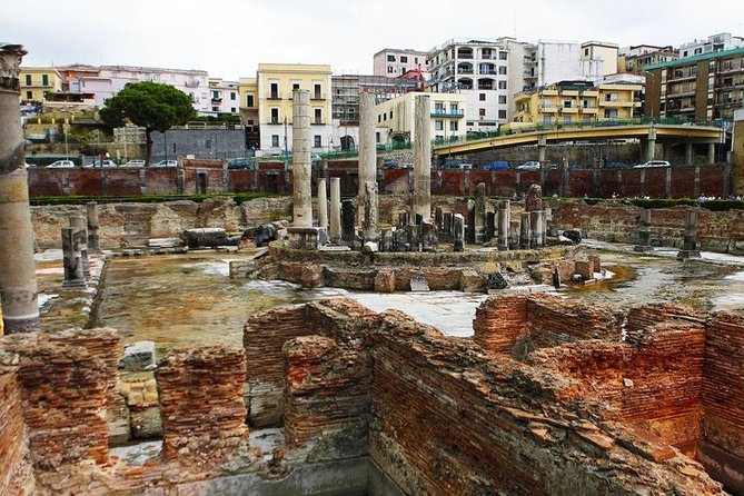Phlegraean Fields: Pozzuoli Guided Walking Tour - Pozzuoli historic center: ancient secrets, then sea views
