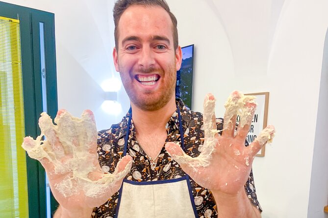 Pizza Class in Sorrento - Rolling the dough Napoli style: what you’re learning with your hands