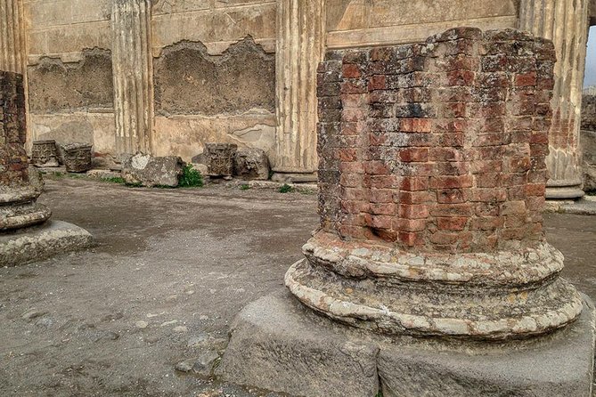 Pompeii and Amalfi Coast Private Day Trip with Pick Up - Positano Spiaggia: One Hour to Enjoy the Cliffs and the Waterline