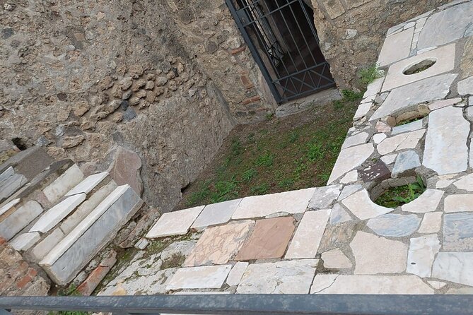 Pompeii and Herculaneum with Wine Tour - Should You Book This Pompeii and Herculaneum Wine Tour?