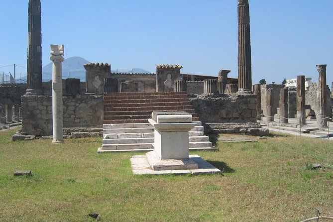 Pompeii and Mount Vesuvius SELECT tour - Mount Vesuvius Summit in 4 Hours: A Volcano Stop Without the Workout