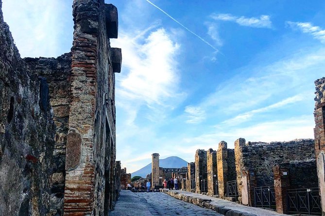 Pompeii and Vesuvius Small Group Tour from Sorrento - Should you book this Pompeii and Vesuvius small-group tour?