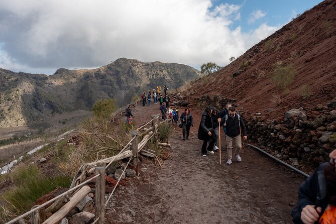 Pompeii and Vesuvius Small Group Tour from Sorrento with Pizza - Timing stopovers: Contrada Osservatorio on the way to lunch