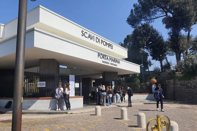 Pompeii Herculaneum - How the day works: 9:00am start, pickup in Sorrento, and back again