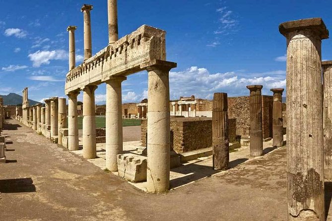 Pompeii & Herculaneum - Skip the line from Sorrento - The Sorrento-to-Pompeii-Herculaneum drive that starts your day right