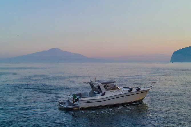 Private 4-Hour Boat Tour to Capri island with limoncello tasting - Sunset options and why the timing matters on this route