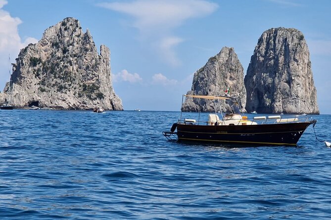Private boat tour Capri Full day - Private Gozzi boat from Porto di Sorrento: the real value