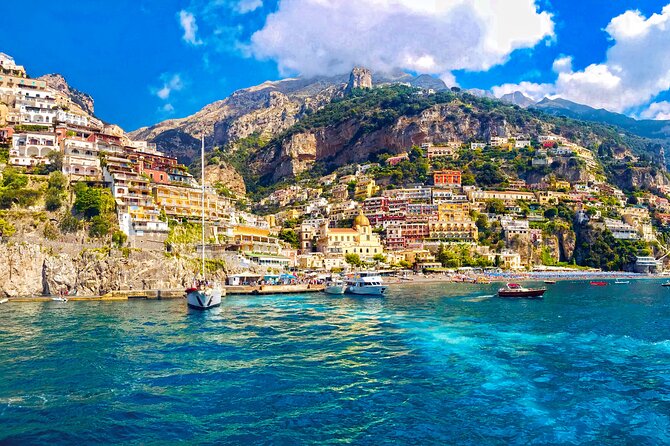 Private boat tour Capri & Positano - Drinks, snacks, and WiFi: the little comforts you’ll notice later