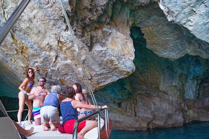 Private Boat Tour from Sorrento to Capri on a Classic Gozzo 8.50 - What’s included onboard (and how it affects your day)